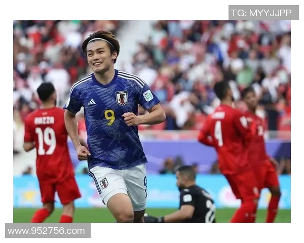 日本足球八号球星是谁 他在赛场上的表现与影响力分析