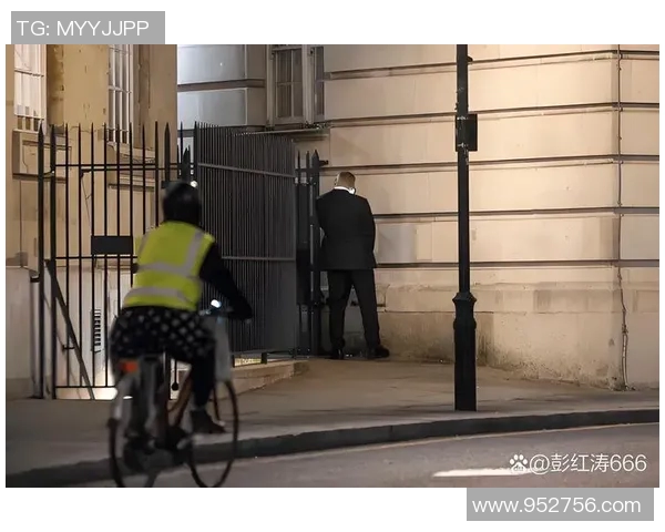 白人足球球星沉迷酗酒困境引发职业生涯与公众形象双重危机