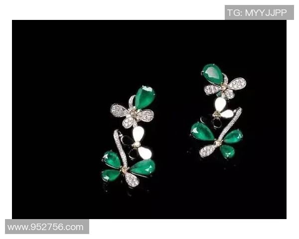 足球巨星联名限量款项链闪耀登场完美融合运动与时尚魅力